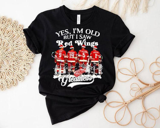 Yes I’m Old But I Saw Detroit Red Wings Greatness Legends Christmas Signatures Shirt